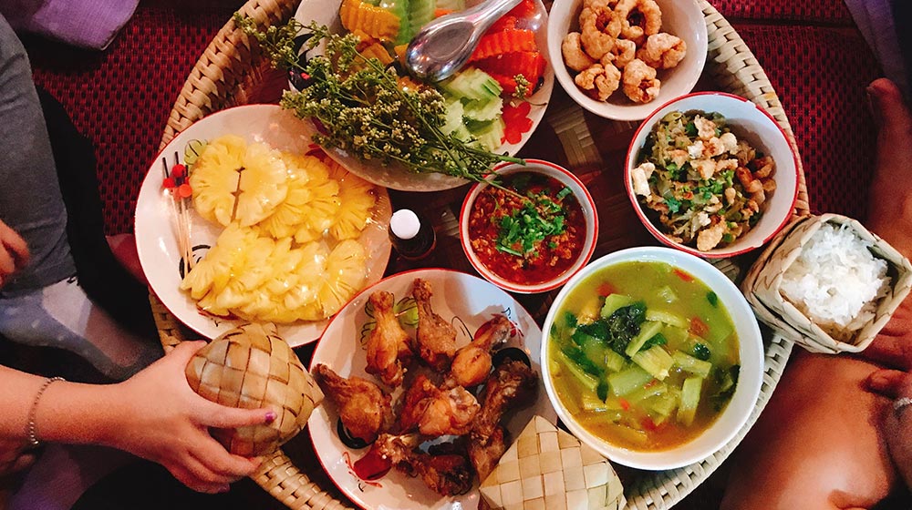 platos de comida tailandesa
